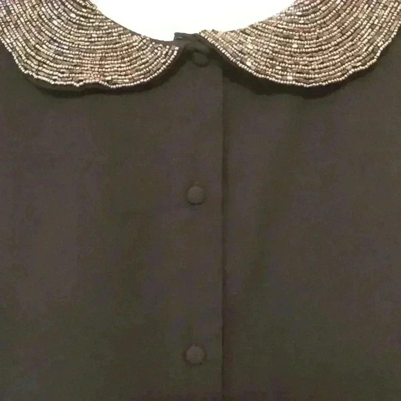 CHANDI & LIA Sleeveless Beaded Collar Blouse NWT - Picture 4 of 7